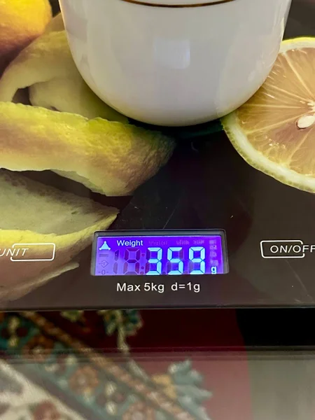 Набор: Весы ARDESTO и Утюг Philips — lemon, digital clock