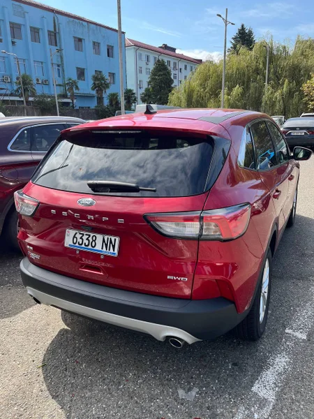 Автомобиль Ford Escape SE AWD