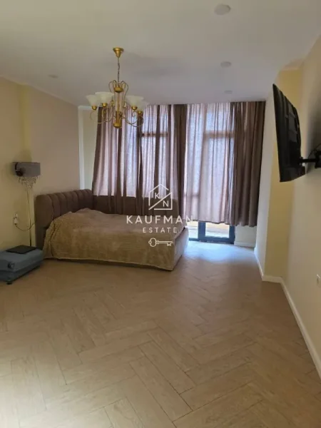 Сдается студия — four-poster, studio couch