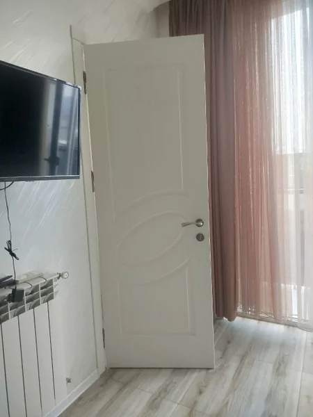 Двери б/у — medicine chest, sliding door, refrigerator