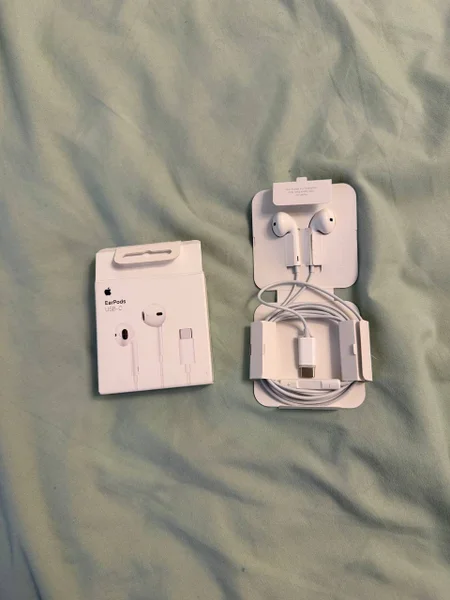 Проводные наушники Apple EarPods USB-C — switch