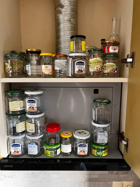 Стеклянные банки — refrigerator, medicine chest