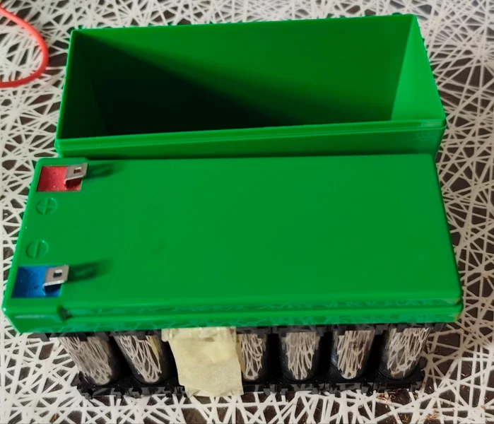 Сборка литий-ионного аккумулятора 12В 18Ач — pool table
