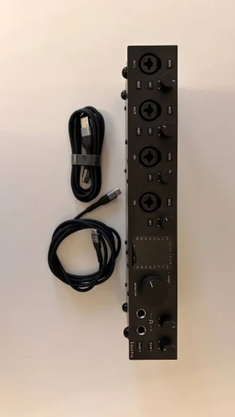 Topping E4x4 Pre USB аудиоинтерфейс — remote control, radio