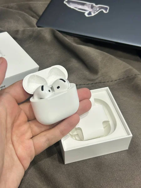 Apple Air Pods 4 ANC — soap dispenser, switch