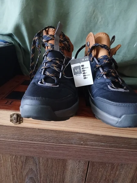 Обувь Quechua — running shoe, sandal, American lobster