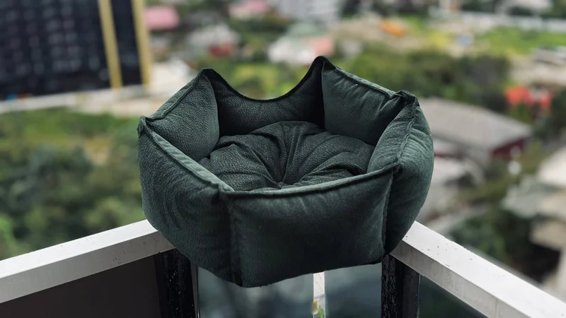 Лежанка для собаки/кошки — studio couch, velvet