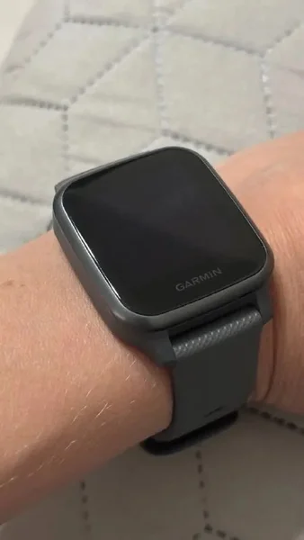 Часы Garmin Venu Sq