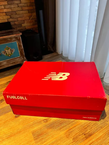 Беговые кроссовки New Balance FuelCell SuperComp elite v4 — carton, notebook