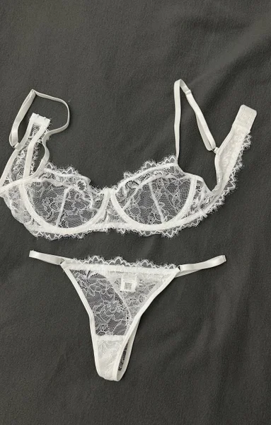 Комплект белья новый, размер M — brassiere