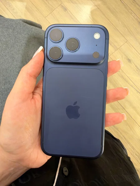 iPhone 17 Pro 256 ГБ — iPod, remote control, cellular telephone