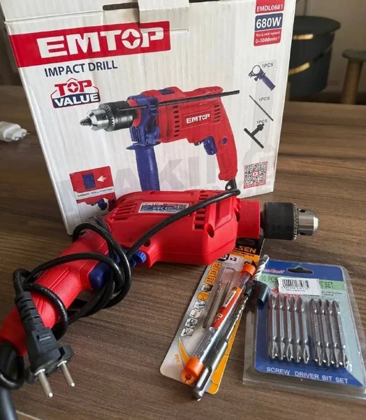 Дрель проводная Emtop EMDL0681 с набором сверл