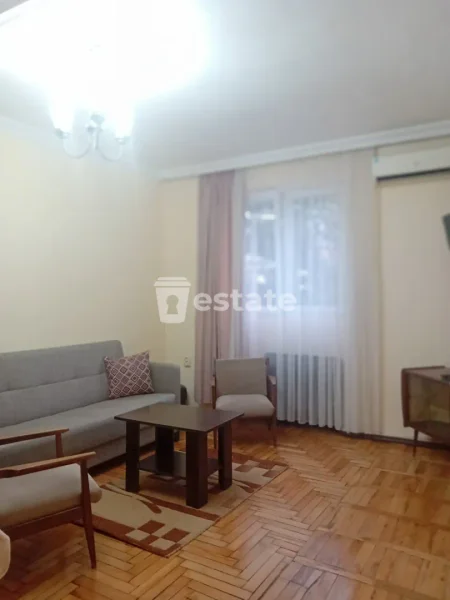 Уютная студия в старом Батуми, Царя Парнаваза 73 — window shade