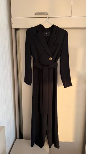 Новый женский костюм чёрного цвета LUXE & CAPITEUX — trench coat, abaya, kimono