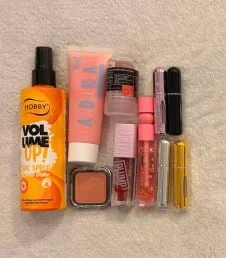 Подставки под посуду — lipstick, face powder, carpenter's kit