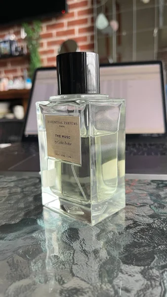 Парфюмированная вода Essential Parfums The Musk 75 мл — perfume