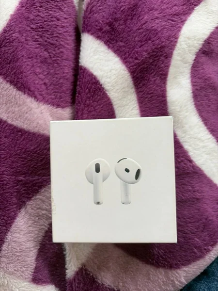 Наушники AirPods 4 — bath towel, wool