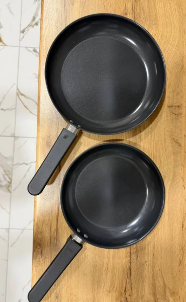 Комплект сковородок IKEA MIDDAGSMAT 2 шт с крышкой — frying pan, loudspeaker