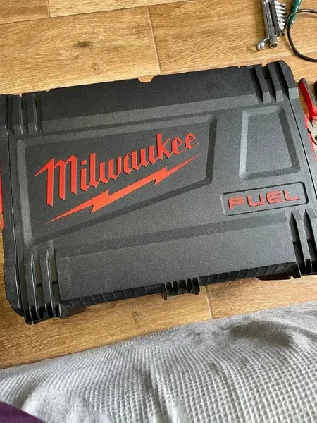 Milwaukee M18 FUEL CAG125XPDB — moving van