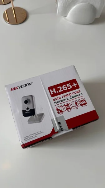 Hikvision 4MP Wi-Fi камера видеонаблюдения DS-2CD2443G0-IW — Band Aid, packet, cassette