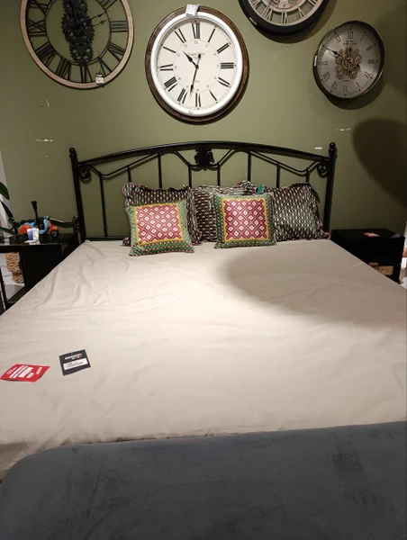 Кровать металлическая черная 180x200 — quilt, studio couch