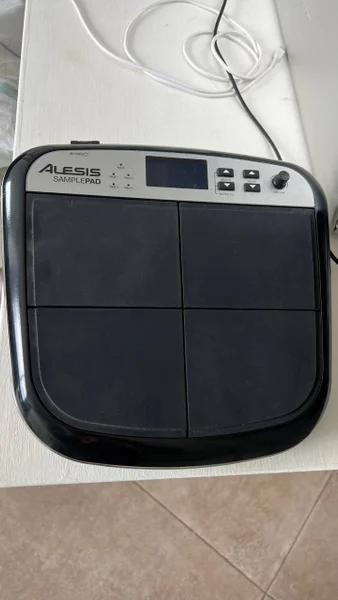 Барабанный сэмплер Alesis Sample Pad 4