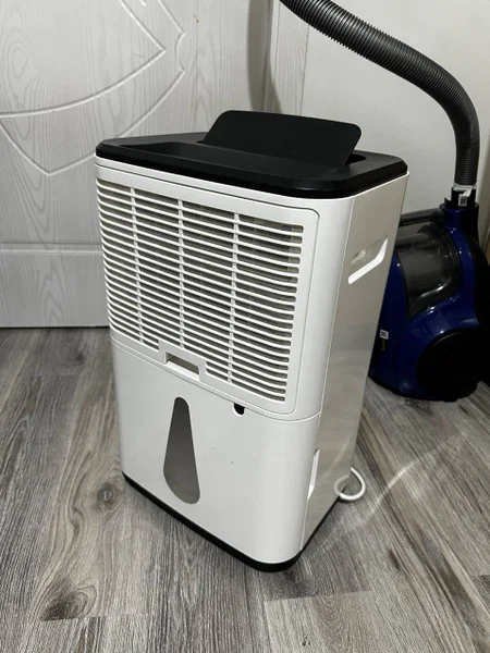 Осушитель воздуха Sencor SDH 3028WH — space heater, projector