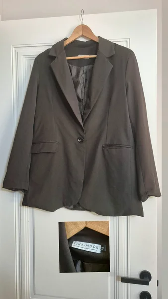 Шоколадный пиджак — trench coat, suit, cloak