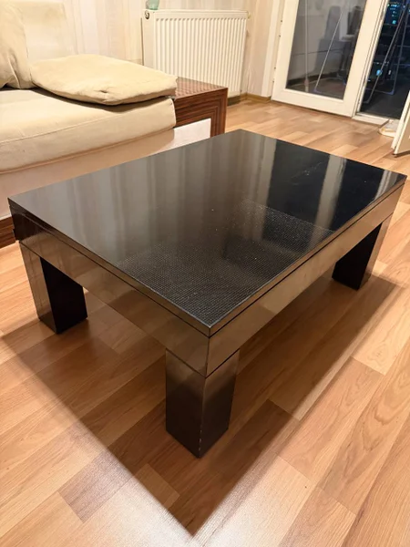 Кровать с матрасом и 2 тумбочки — tub, dining table, bathtub