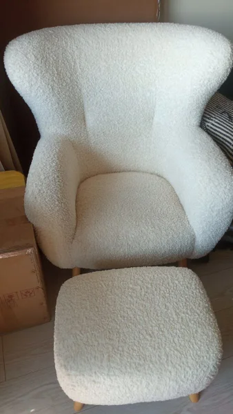 Кресло Jysk Vildsund с пуфиком — bath towel, Band Aid