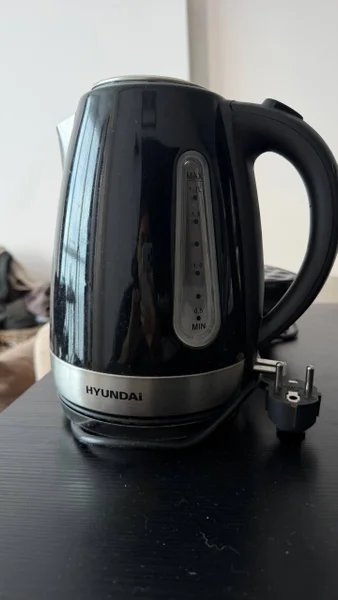 Чайник Hyundai — water jug, coffeepot