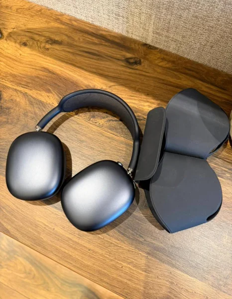 Airpods Max — stethoscope