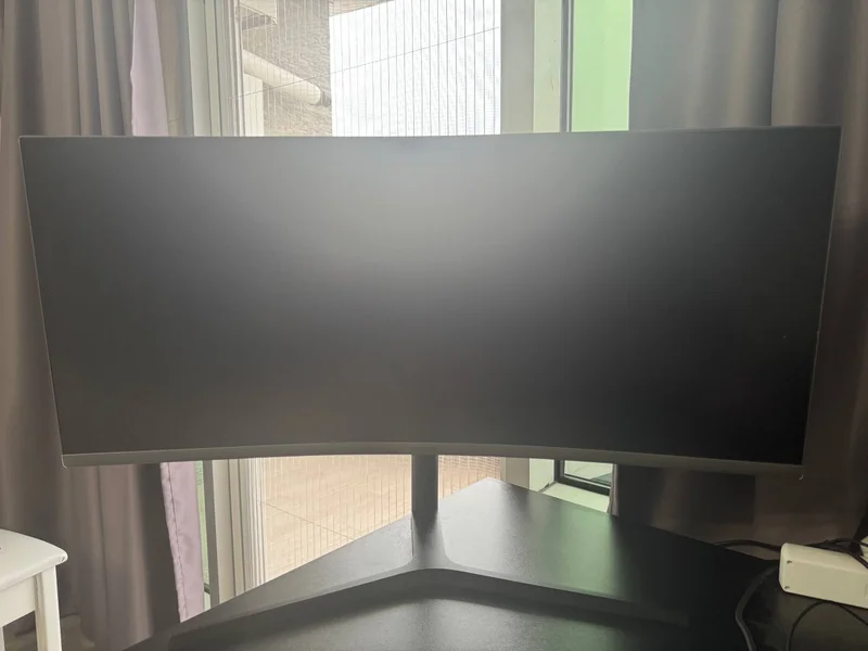 Компьютерный стол с монитором — monitor, dining table