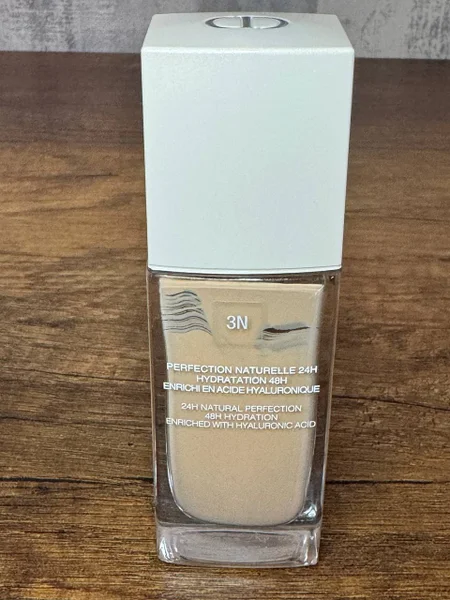 Пончо или толстовка — soap dispenser, sunscreen, beer glass