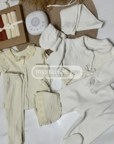 Одежда для младенца — diaper, bassinet, lab coat
