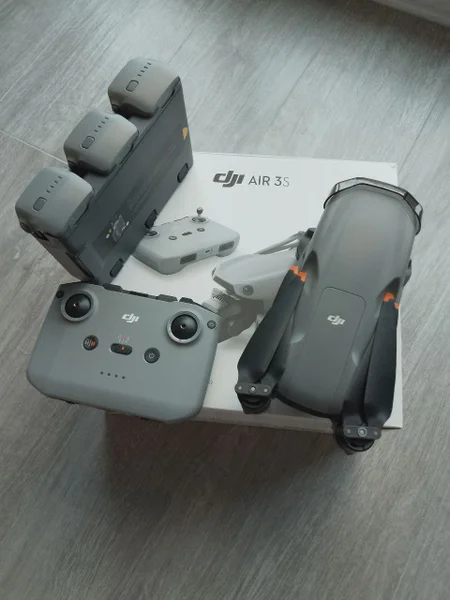 Дрон DJI Air 3S Fly More Combo — radio