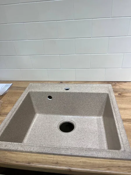 Раковина с комплектующими — washbasin
