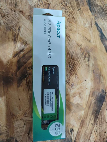 SSD Patriot 512 GB — remote control, lotion, cellular telephone