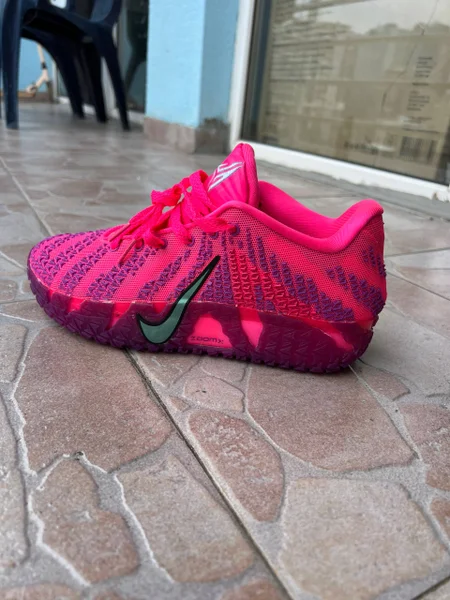 Детские кроссовки Nike EU37-38 — running shoe