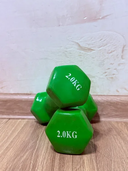 Гантель 2.0 кг — dumbbell