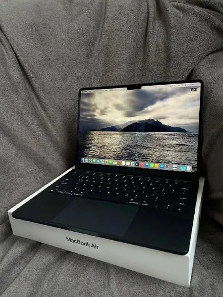 MacBook Air 15 M4 256GB/16GB