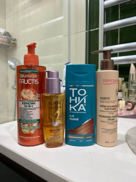 Набор косметики и ухода: Тоник, Топикрем, Гарньер, Эльсев — hair spray, lotion, sunscreen