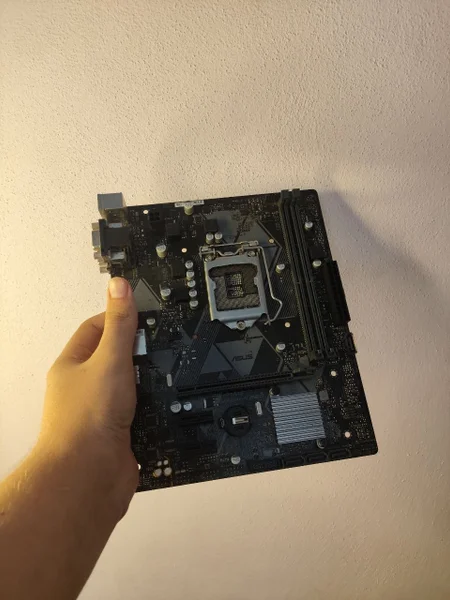 Мат. плата H310 — cassette, hard disc, tape player