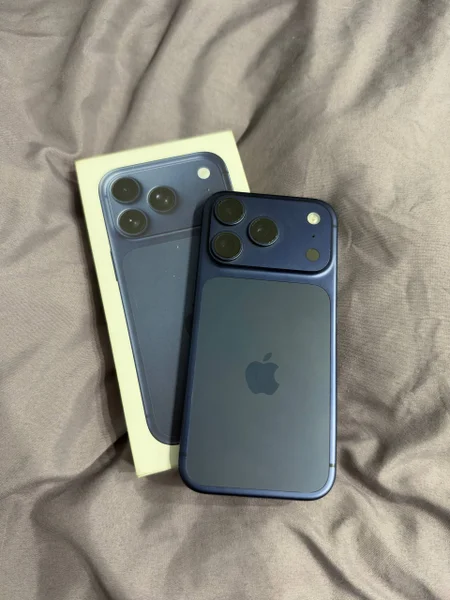 iPhone 17 Pro eSIM 256GB — iPod, cellular telephone