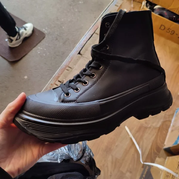 Ботинки черные — running shoe, clog