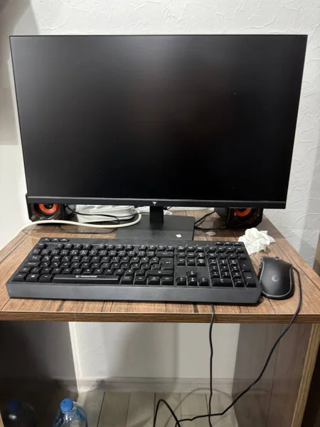 Игровой ПК с RTX 4060 и монитором 27" 144 Гц — desktop computer, monitor, screen