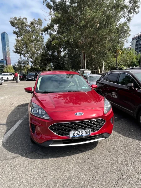 Автомобиль Ford Escape SE AWD — sports car