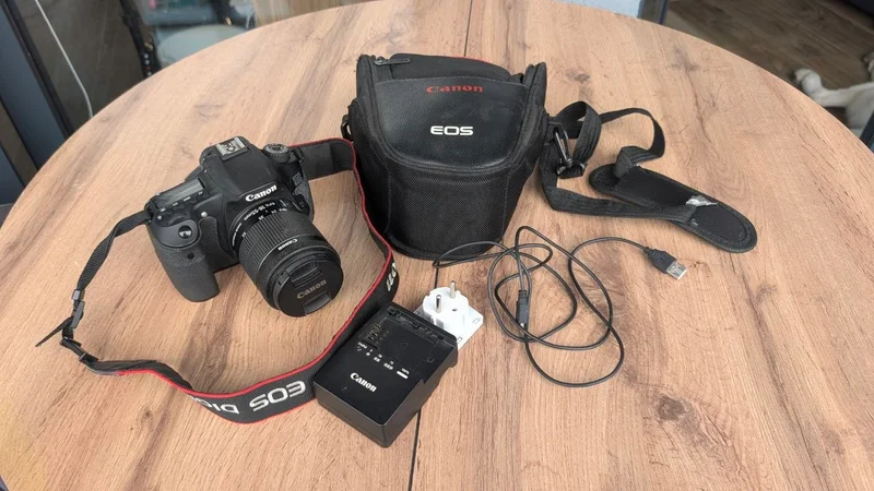 Фотоаппарат Canon 60D kit 18-55mm с аксессуарами — reflex camera, lens cap