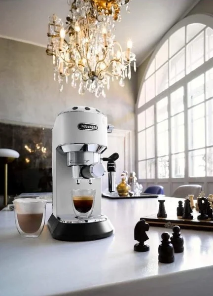 Кофемашина De'Longhi Dedica Style EC685.W — espresso maker