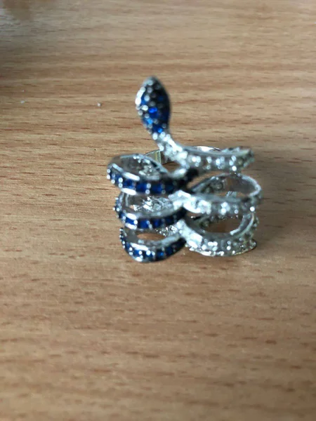 Винтажное кольцо-змейка с зелёными глазками — screw, nail, knot